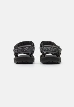 Teva Winsted - Walking Sandals - Lava Dark/Gull Grey -Teva Store fc30d40687ac44f3a9a92cbf36703ef4